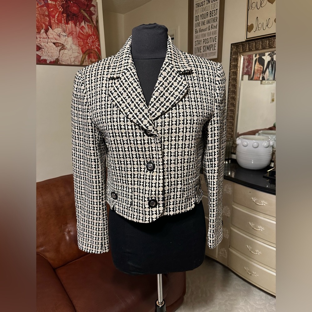 DONCASTER 💯 WOVEN SILK WOMEN CASUAL BLAZER SIZE 4 COLORS BLACK , CREAMY …